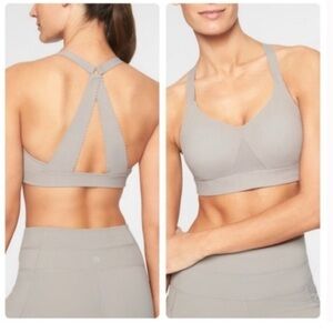 Athleta Light Gray Chakra scalloped sports bra